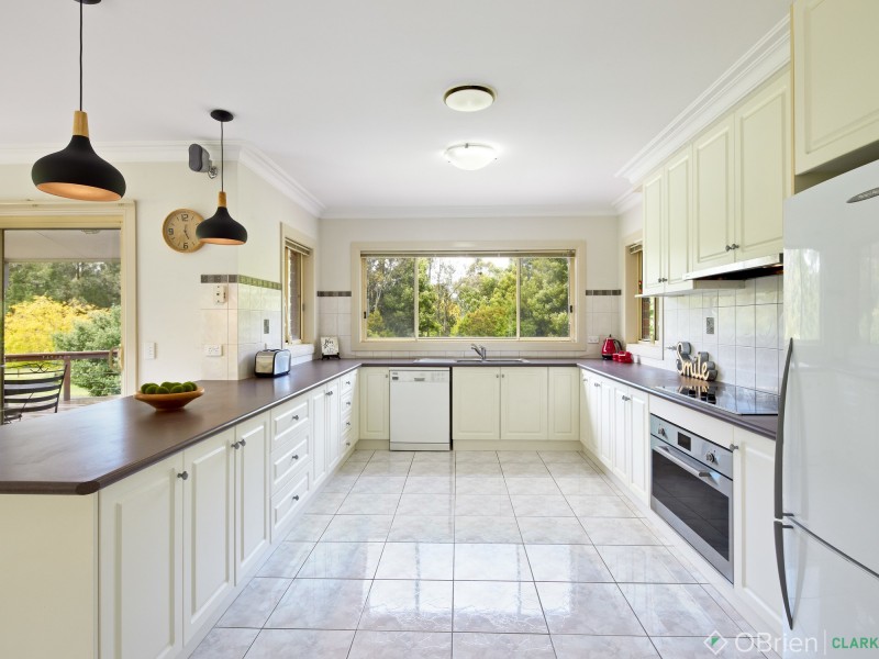14 Camelot Court, Warragul VIC 3820