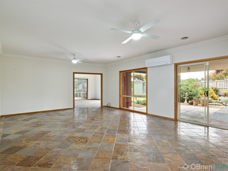 7 Emma Close, Drouin VIC 3818