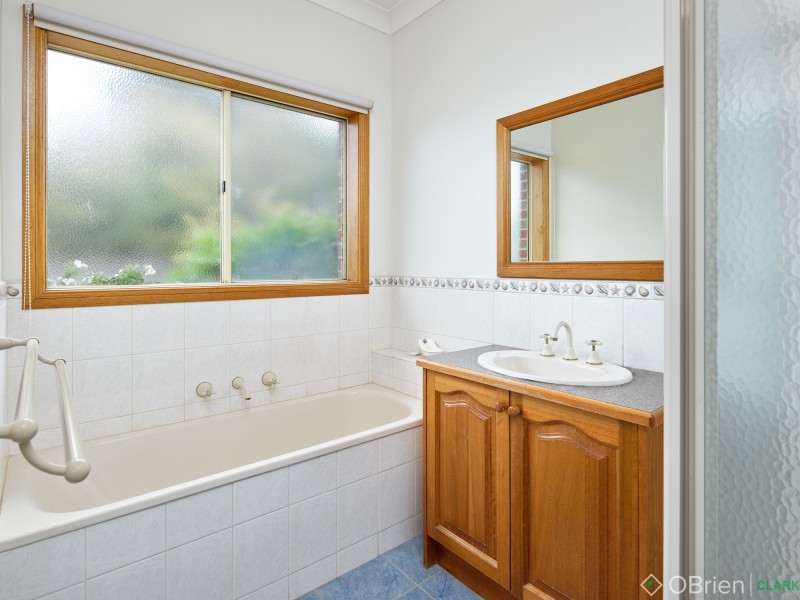 7 Emma Close, Drouin VIC 3818