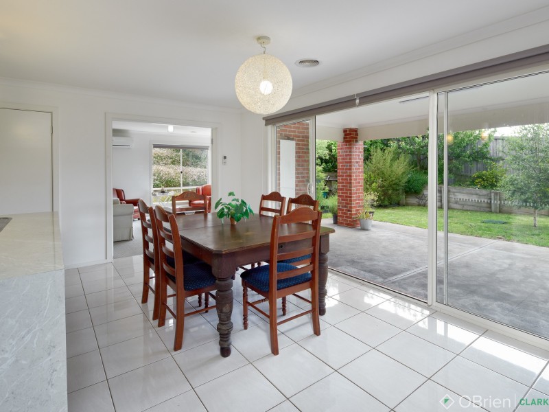 9 Manikato Drive, Drouin VIC 3818