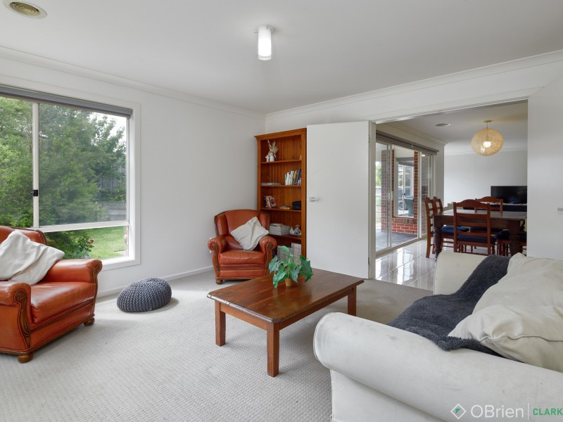 9 Manikato Drive, Drouin VIC 3818