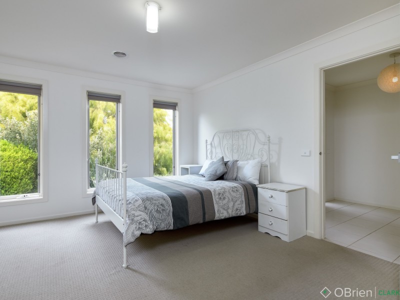 9 Manikato Drive, Drouin VIC 3818