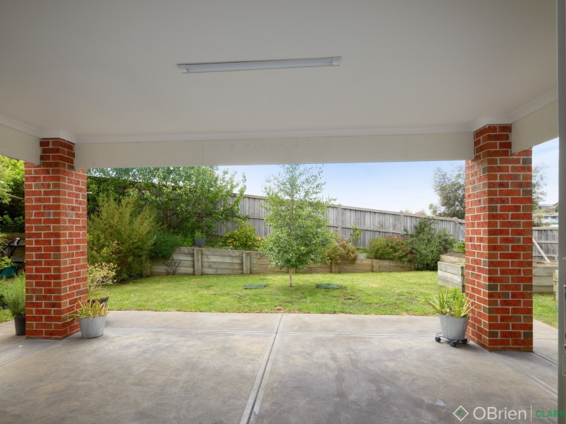 9 Manikato Drive, Drouin VIC 3818