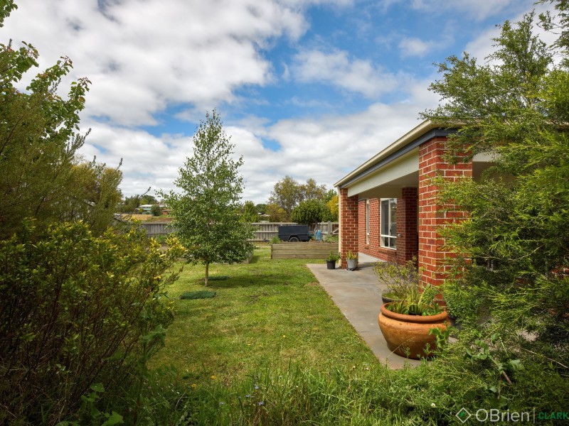 9 Manikato Drive, Drouin VIC 3818