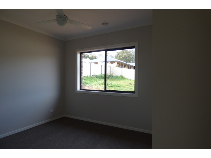 13 Waterford Court, Drouin VIC 3818