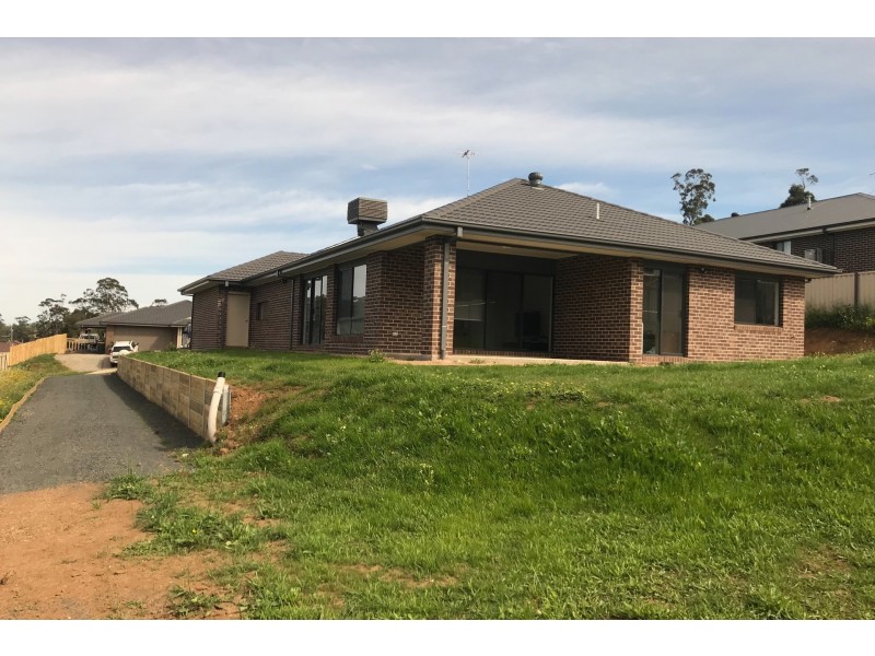 13 Waterford Court, Drouin VIC 3818