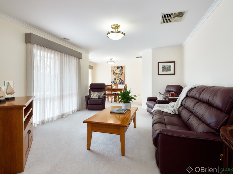 5 Romano Court, Drouin VIC 3818
