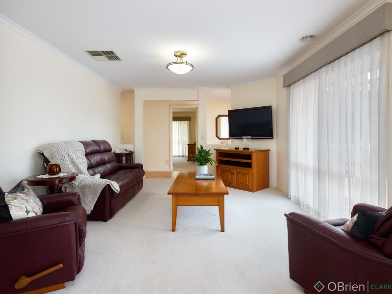 5 Romano Court, Drouin VIC 3818
