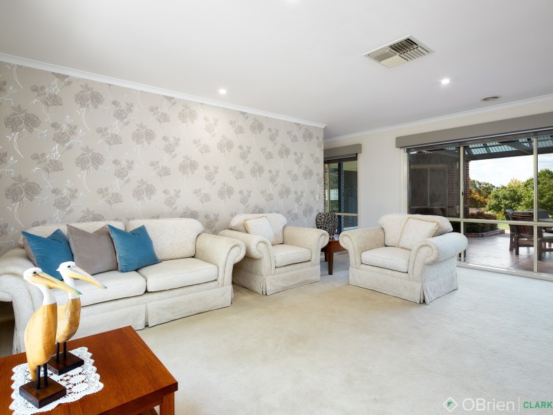5 Romano Court, Drouin VIC 3818