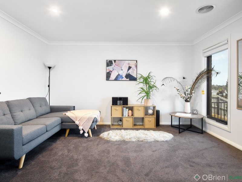 7 Shae Crescent, Drouin VIC 3818