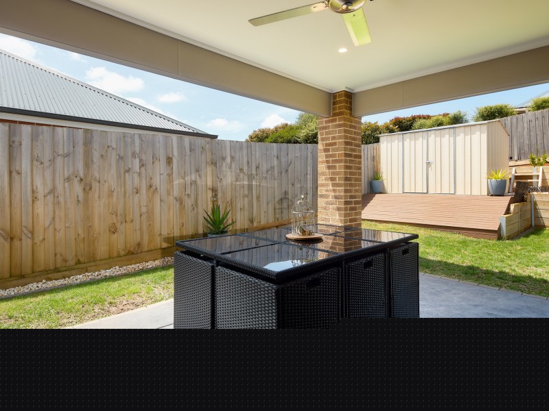 7 Shae Crescent, Drouin VIC 3818