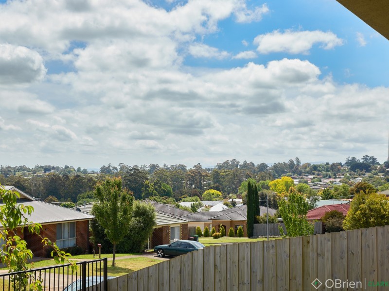 7 Shae Crescent, Drouin VIC 3818