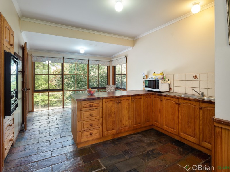 33 Grand Ridge Road, Seaview VIC 3821