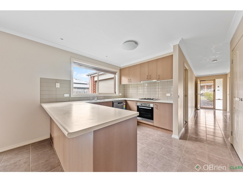 22 Holland Street, Drouin VIC 3818