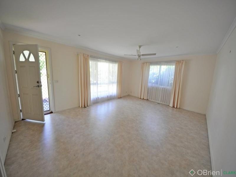 4 Main South Road, Drouin VIC 3818