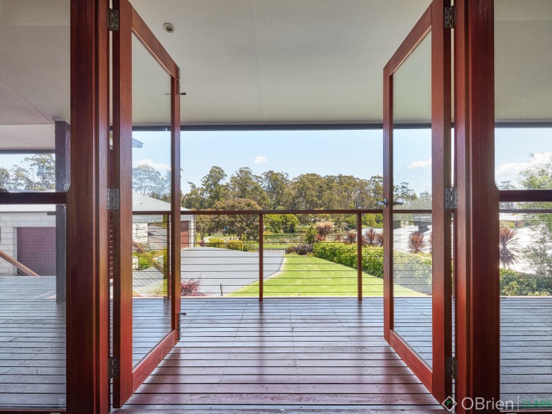 1 Crystal Court, Drouin VIC 3818