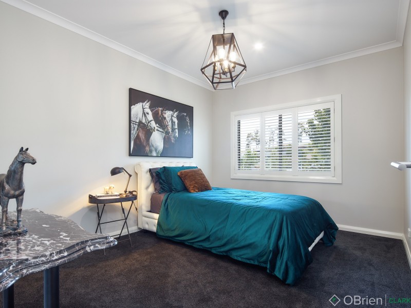 1 Crystal Court, Drouin VIC 3818