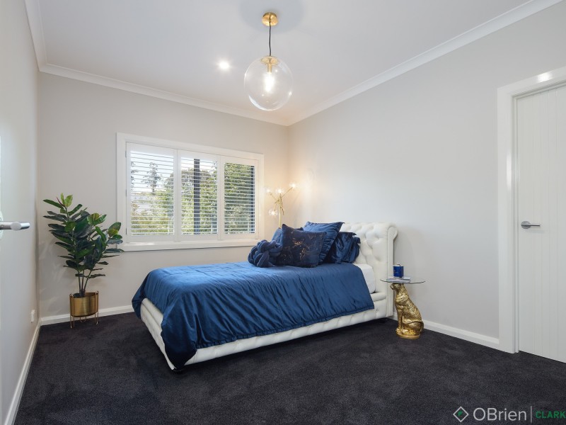 1 Crystal Court, Drouin VIC 3818