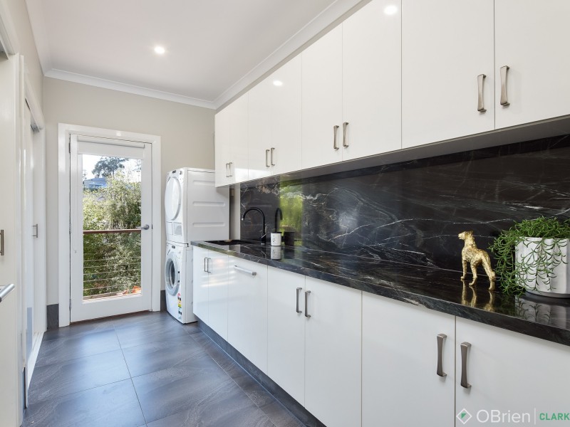 1 Crystal Court, Drouin VIC 3818