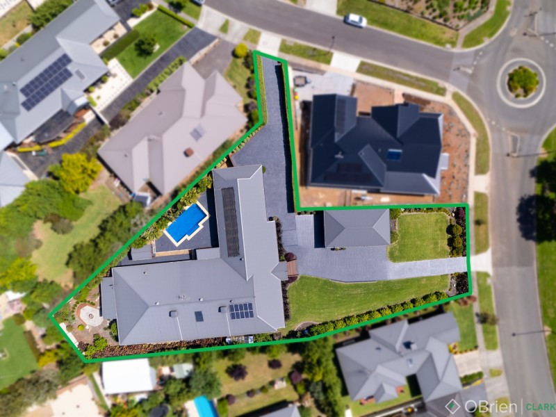 1 Crystal Court, Drouin VIC 3818
