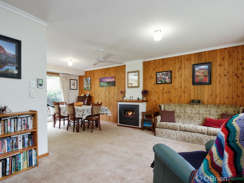 1/2 Wolff Street, Drouin VIC 3818