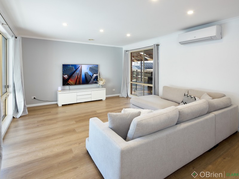 12 Richie Court, Drouin VIC 3818