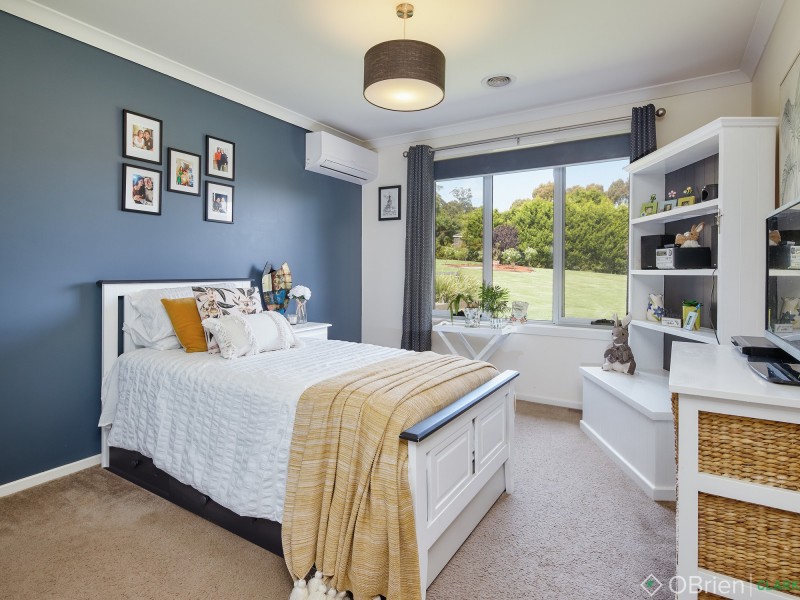 6 Kamanari Court, Drouin VIC 3818