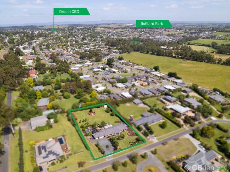 6 Kamanari Court, Drouin VIC 3818