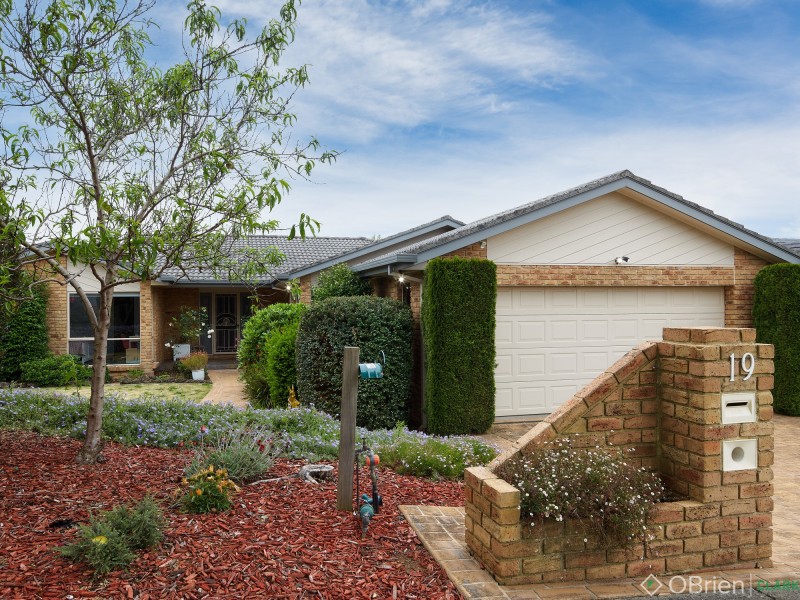 19 Eade Avenue, Warragul VIC 3820