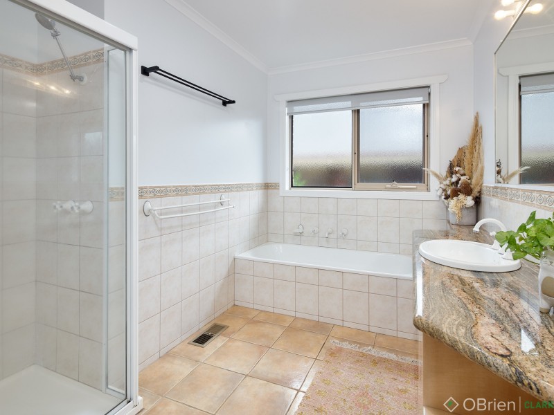 19 Eade Avenue, Warragul VIC 3820