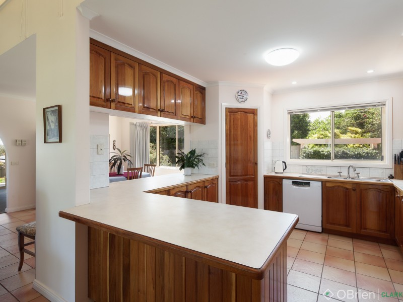 9 Jackson Drive, Drouin VIC 3818