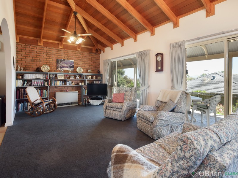 9 Jackson Drive, Drouin VIC 3818