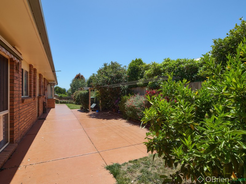 9 Jackson Drive, Drouin VIC 3818