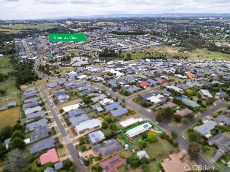 9 Jackson Drive, Drouin VIC 3818