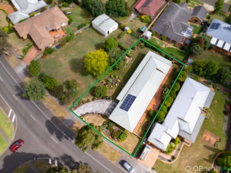 9 Jackson Drive, Drouin VIC 3818