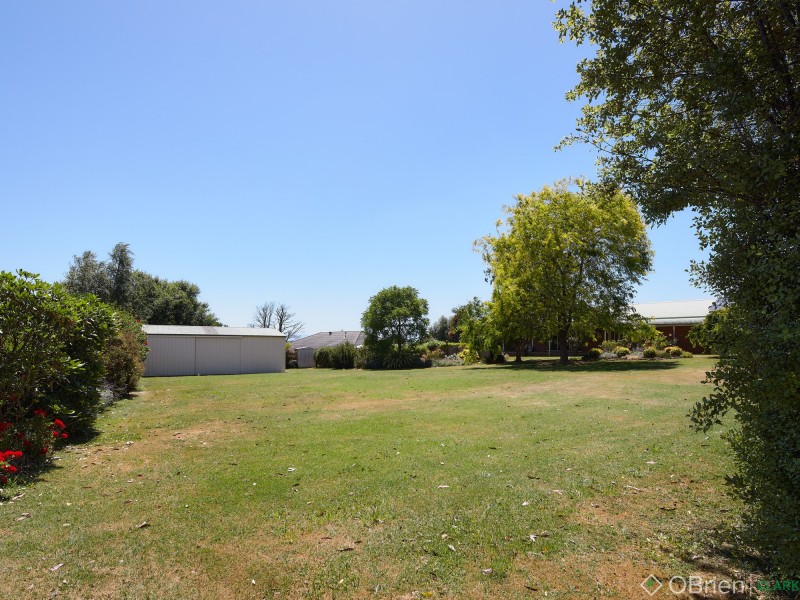 7 Jackson Drive, Drouin VIC 3818