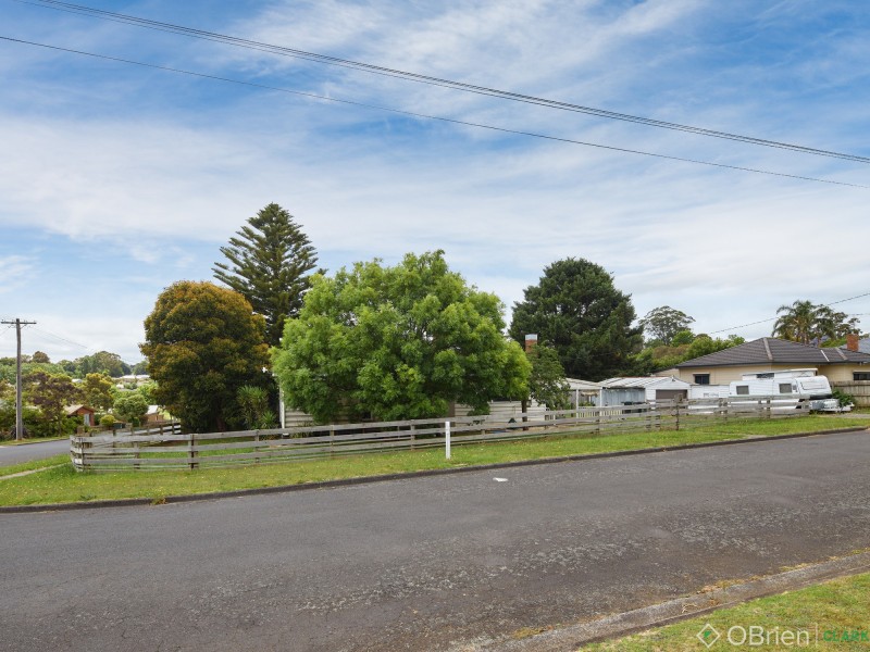 6 McClure Street, Drouin VIC 3818