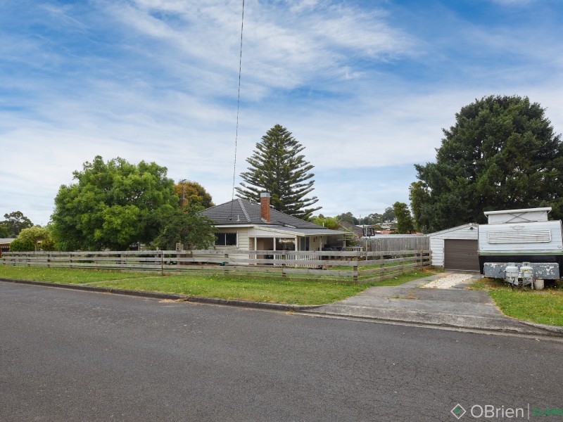 6 McClure Street, Drouin VIC 3818