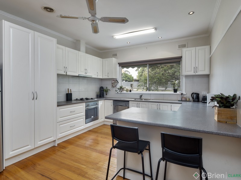 6 McClure Street, Drouin VIC 3818