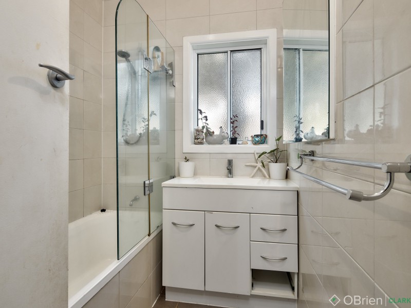 6 McClure Street, Drouin VIC 3818