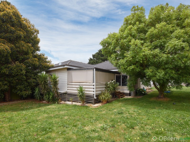 6 McClure Street, Drouin VIC 3818