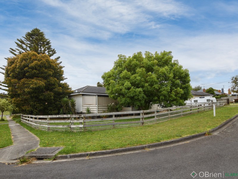 6 McClure Street, Drouin VIC 3818