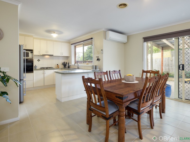 12 Palm Square, Drouin VIC 3818