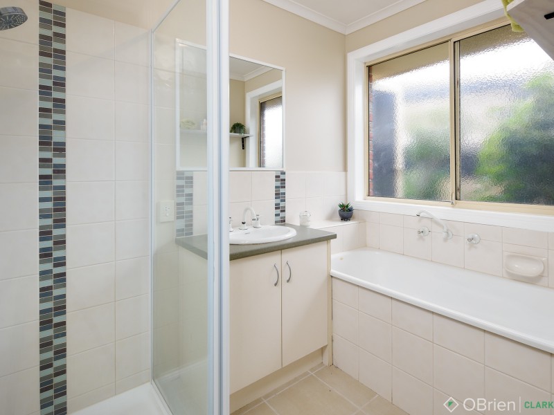 12 Palm Square, Drouin VIC 3818