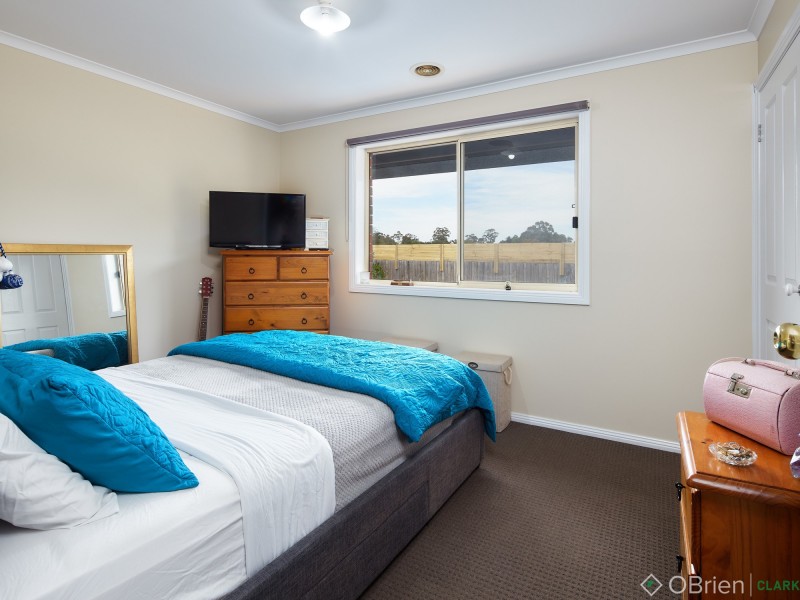 12 Palm Square, Drouin VIC 3818