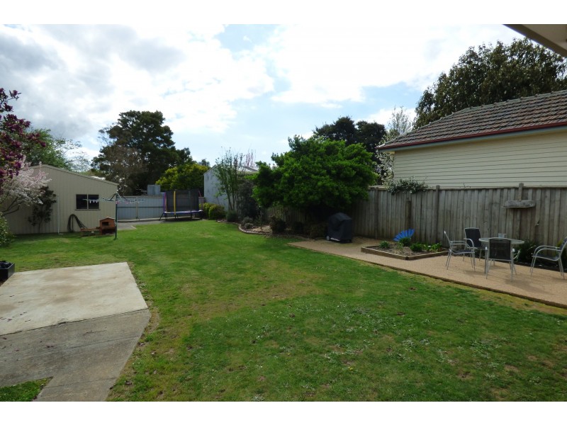 21 Peace Avenue, Warragul VIC 3820