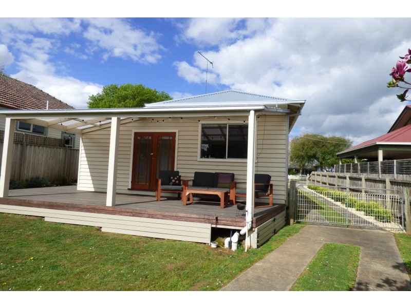 21 Peace Avenue, Warragul VIC 3820
