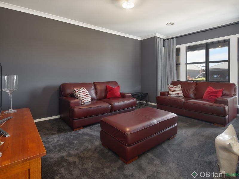 24 Boyd Avenue, Warragul VIC 3820