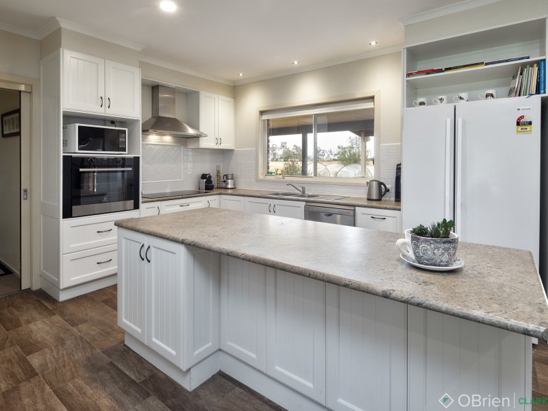 815 Main South Road, Drouin South VIC 3818