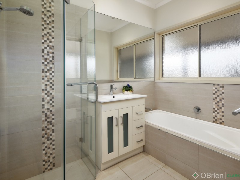 815 Main South Road, Drouin South VIC 3818